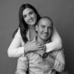Somos Lorena y Julián, esposos, diseñadores y fotógrafos apasionados